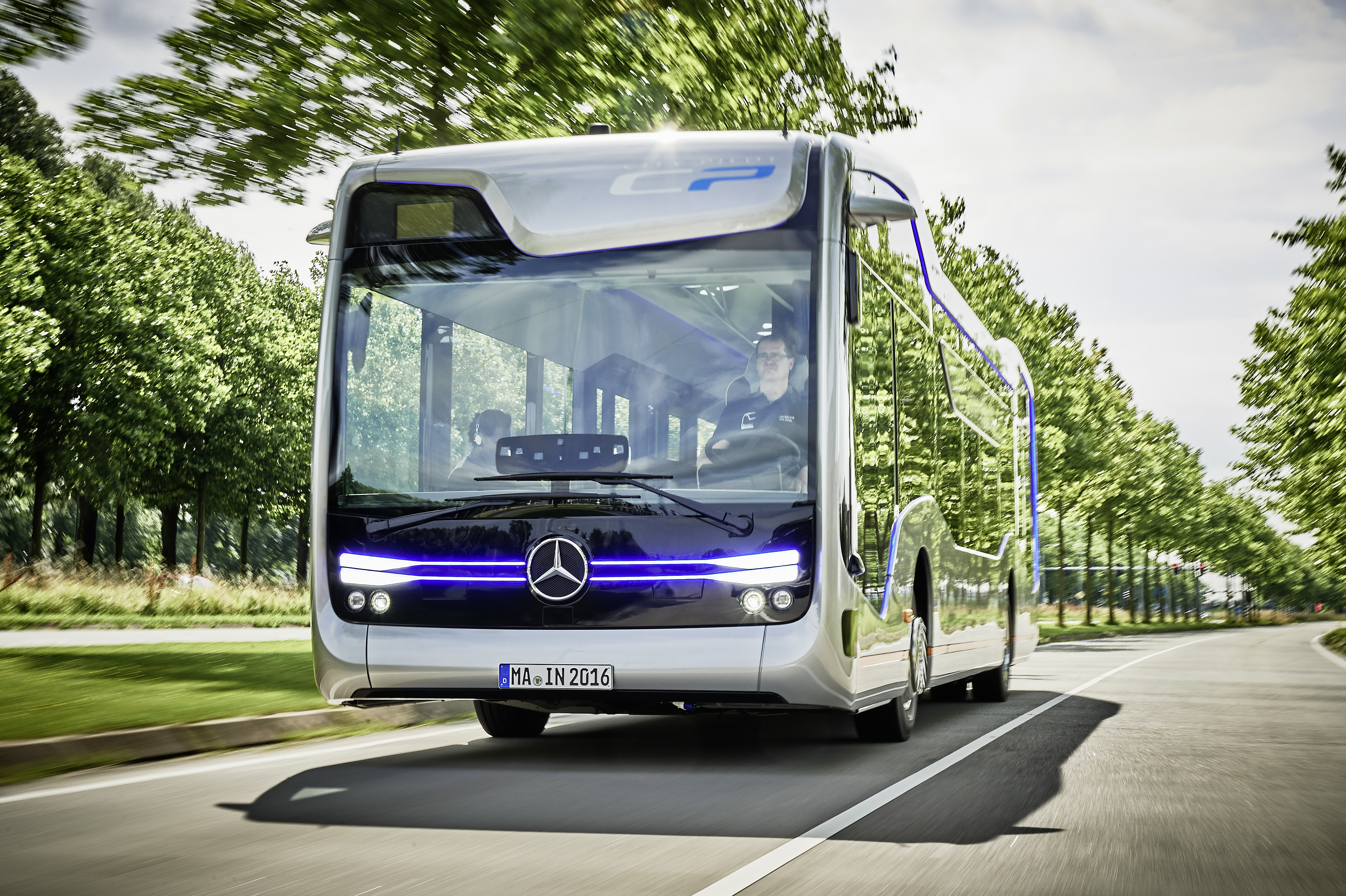 Daimler Unveils Autonomously Driving Mercedes-Benz City Bus Of The Future
