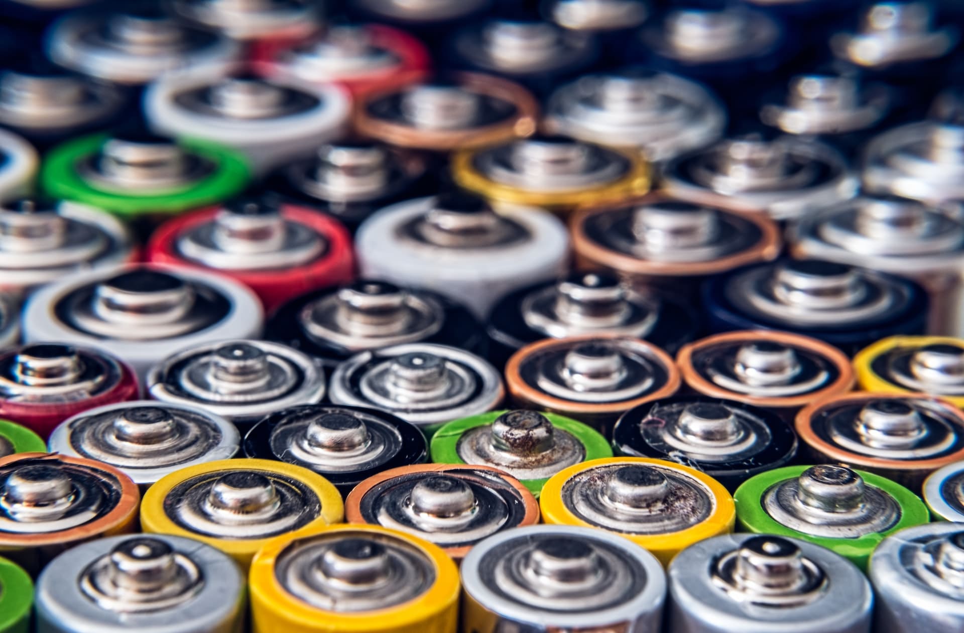 sustainable alternatives to single-use batteries